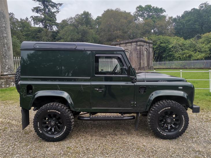 Classic LAND ROVER DEFENDER 90 COUNTY S/W TD5 for sale
